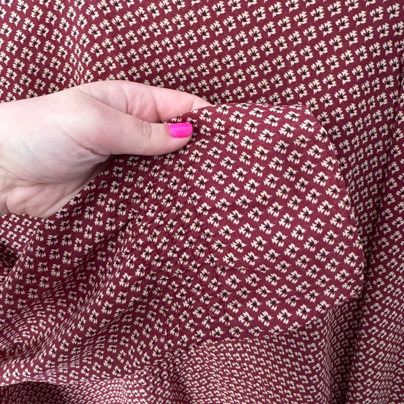 🦋Loft blouse🦋 - Picture 2 of 3